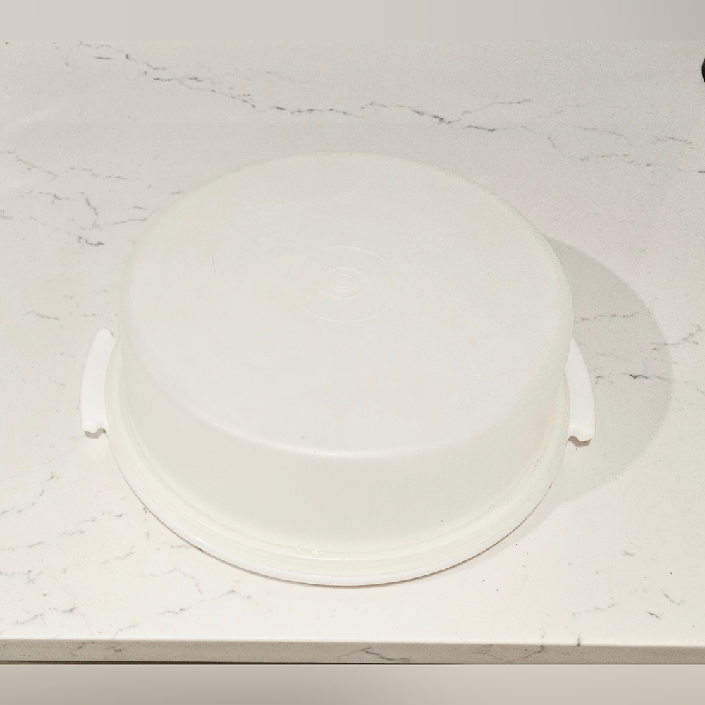 Tupperware White Cake Carrier with Handles Vintage